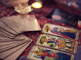 Tarot und Kartenlegen